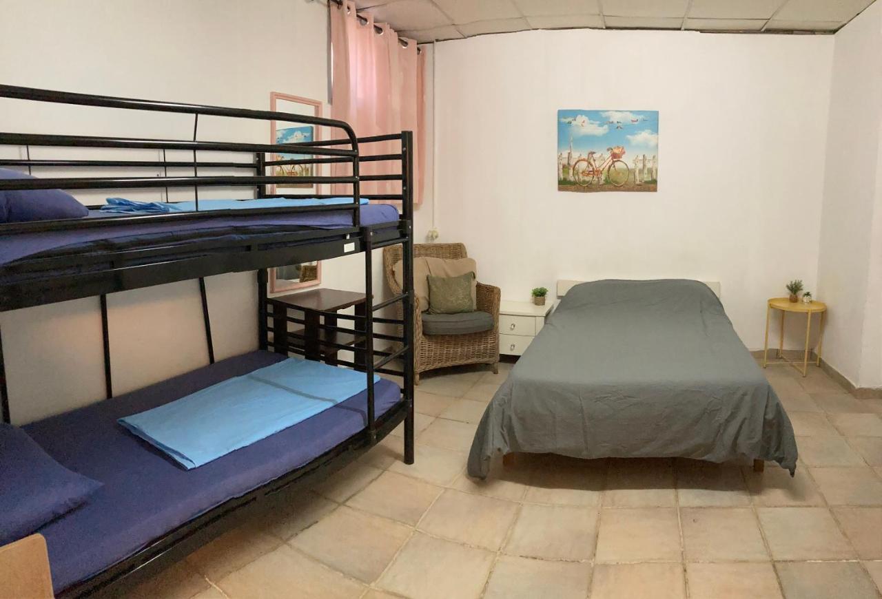 Dotan'S Boutique Guesthouse - By The Beach! Тель-Авив Экстерьер фото